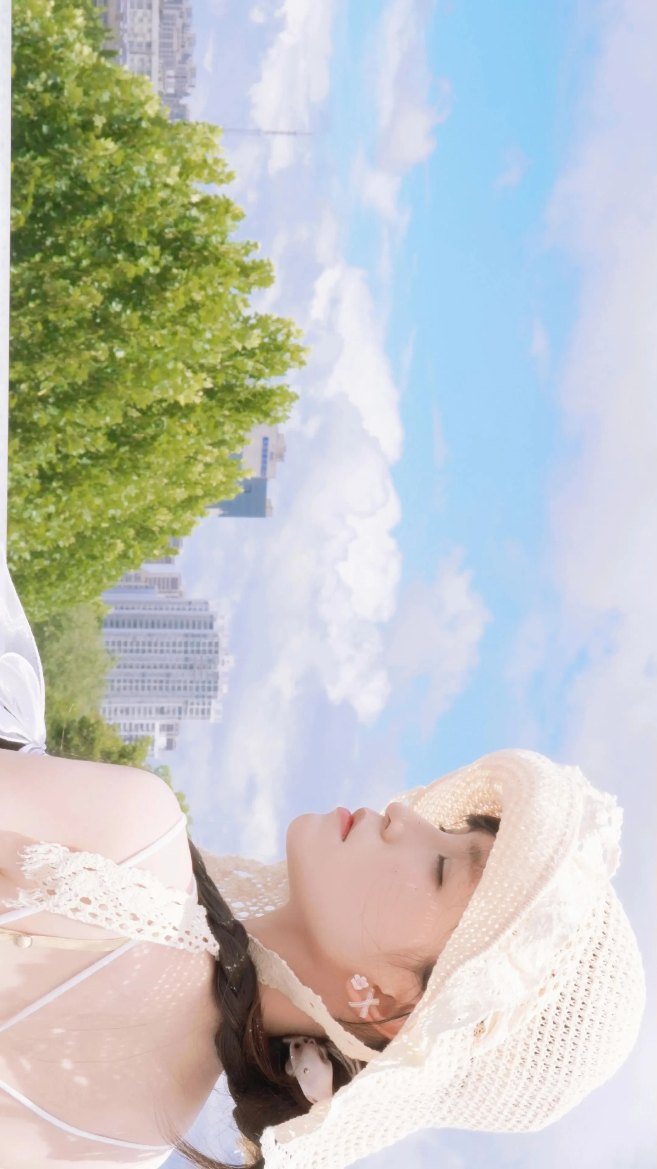 怀念夏日之云。夏日重现，这个夏天似乎还未