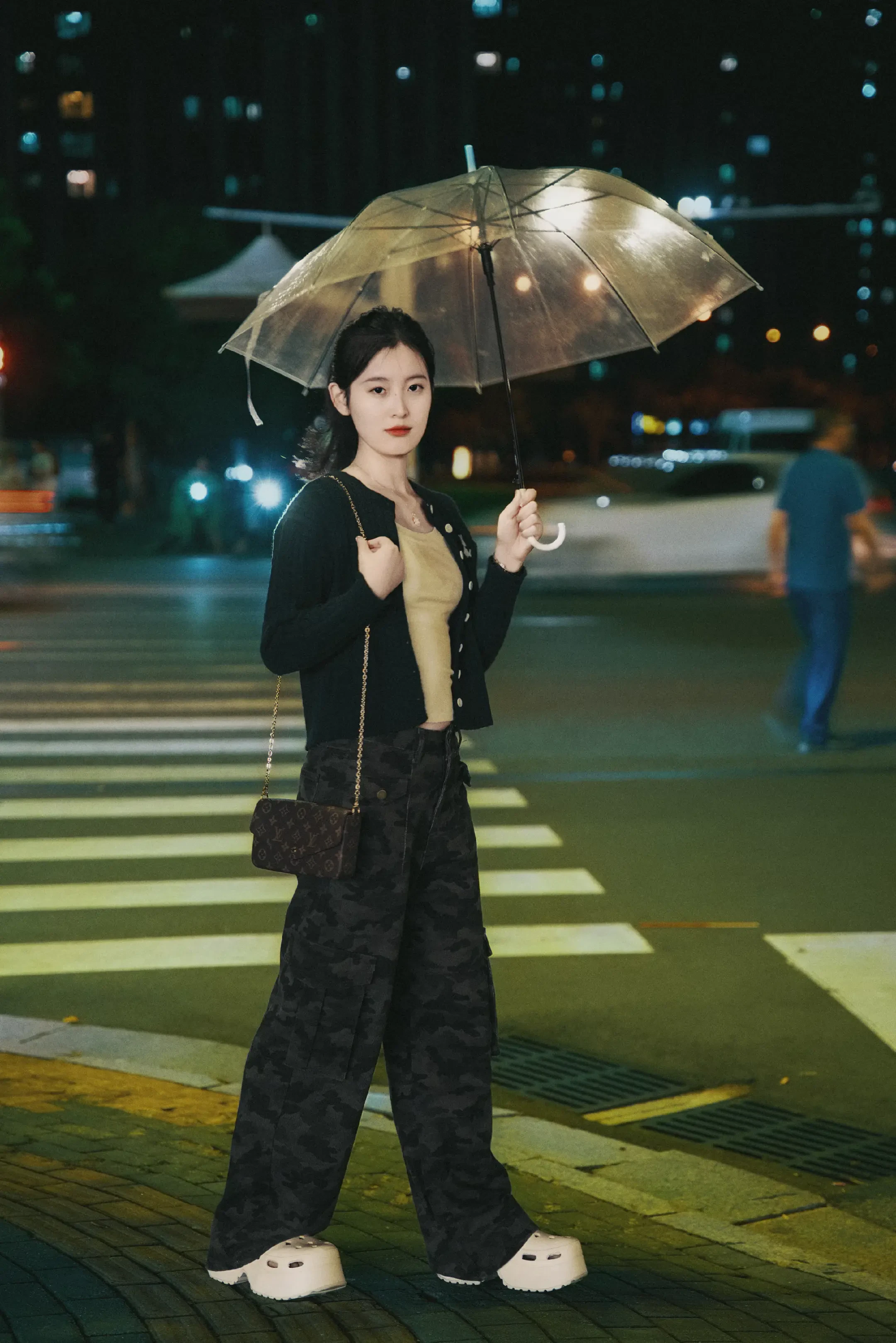 一场秋雨，让新沂的夜色更具氛围感。