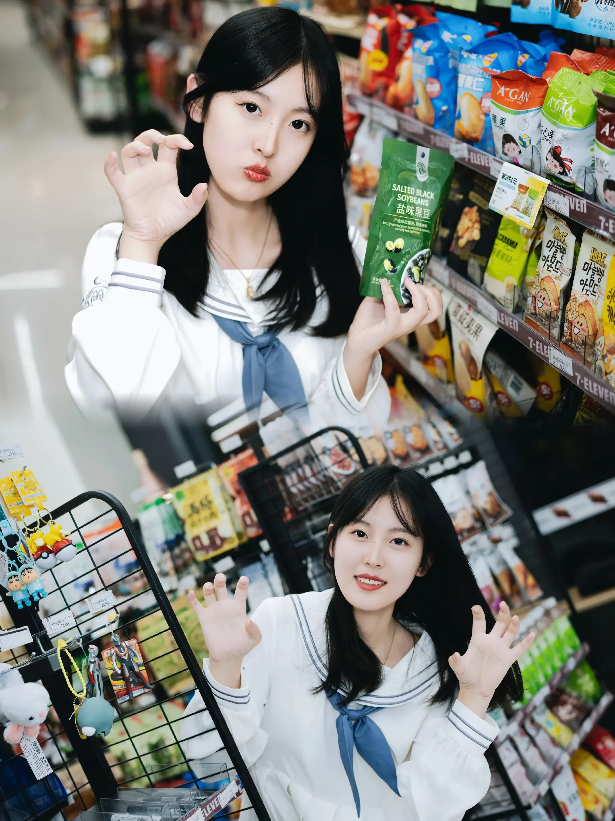 甜妹风便利店拍照姿势来喽📸。