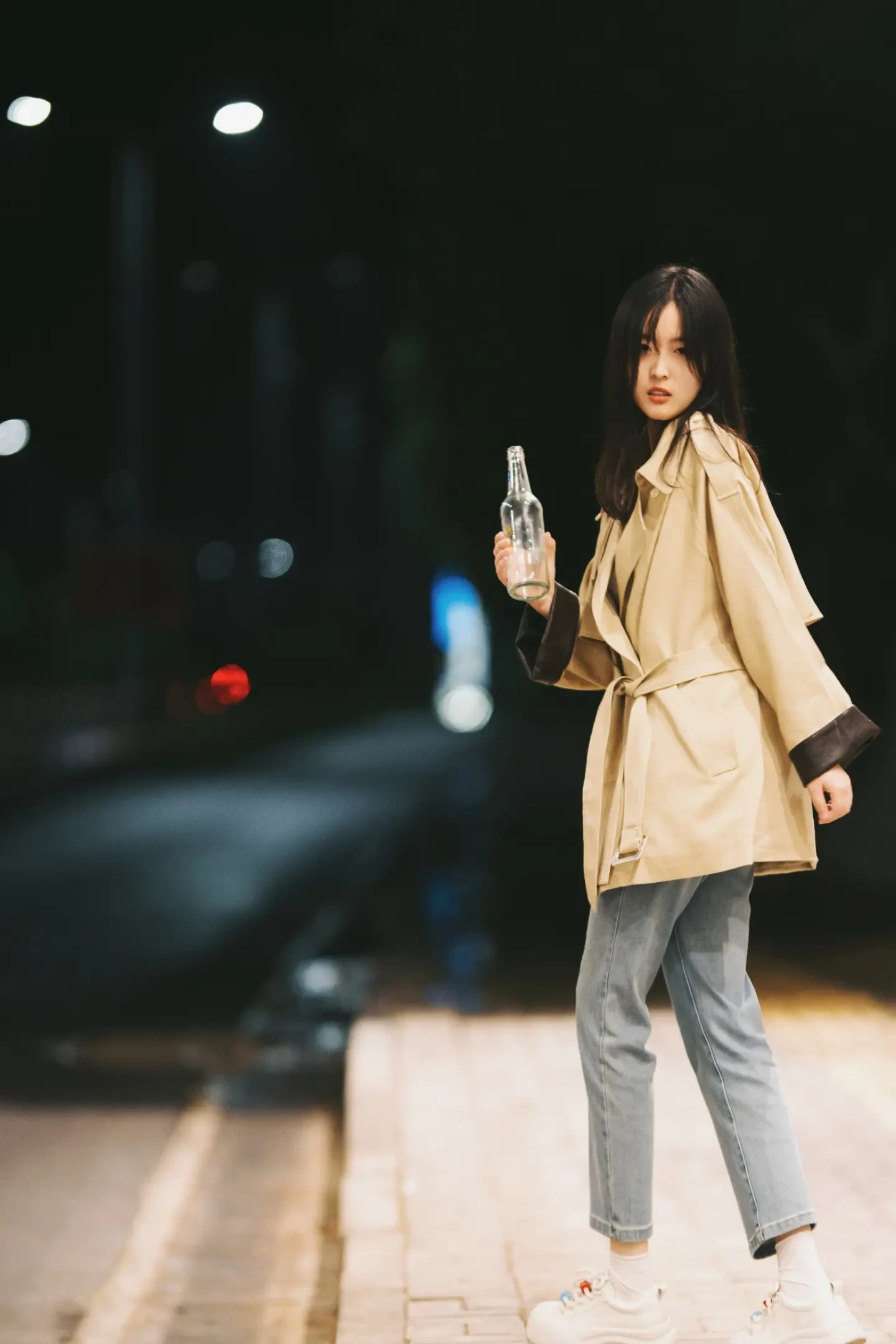 从荧幕里出来的女主角。拍摄地点：临沭南路