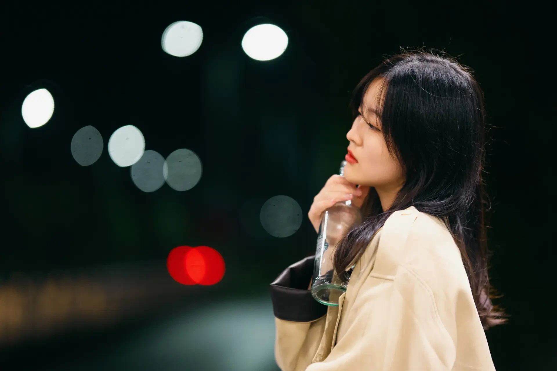 从荧幕里出来的女主角。拍摄地点：临沭南路