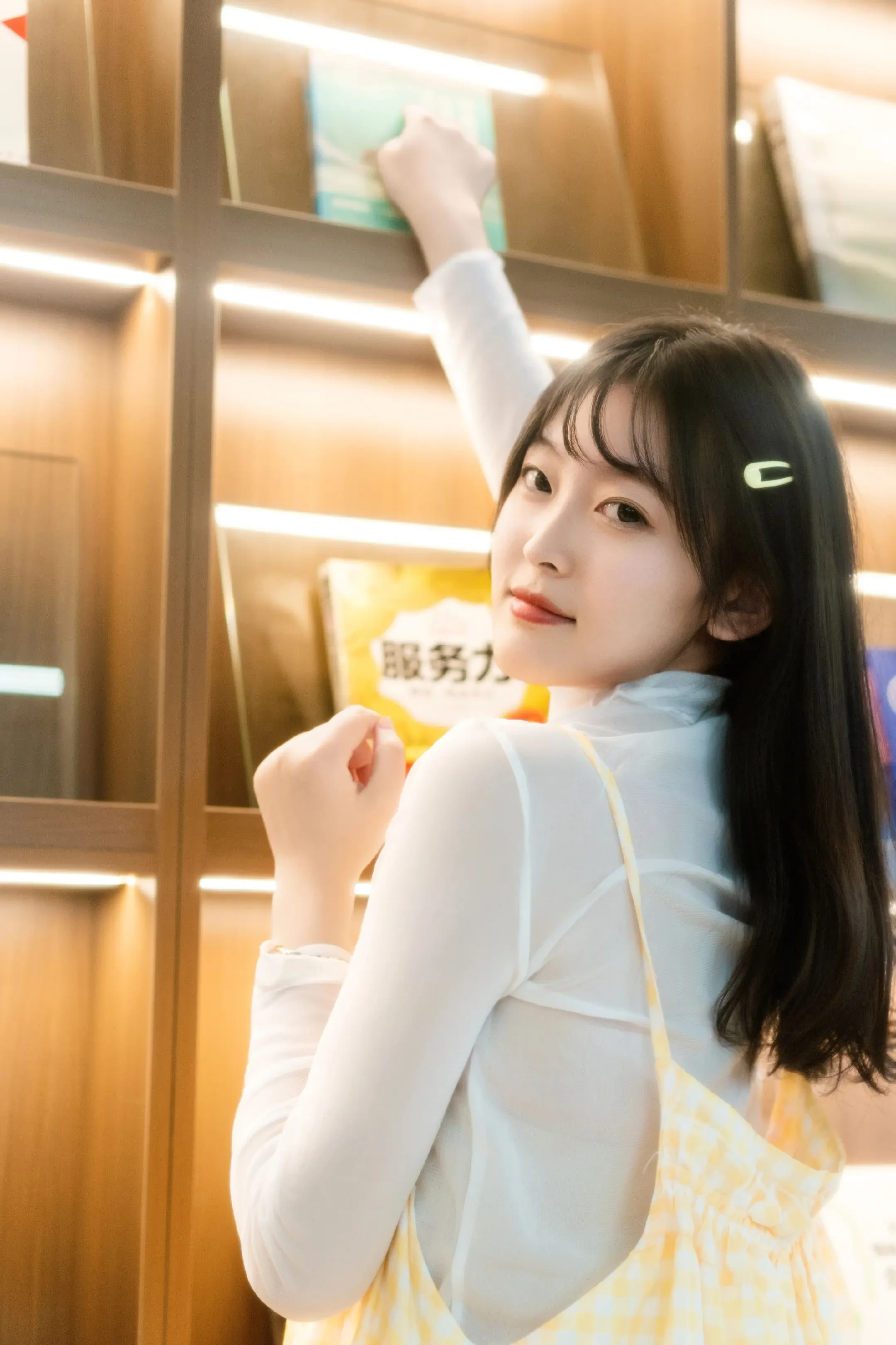 秋日午后来杯咖啡，与一本书，一杯咖的邂逅